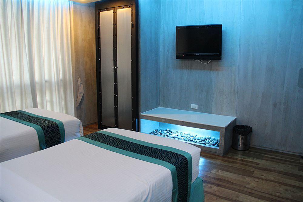 Blutique Hotel Бангкок Экстерьер фото