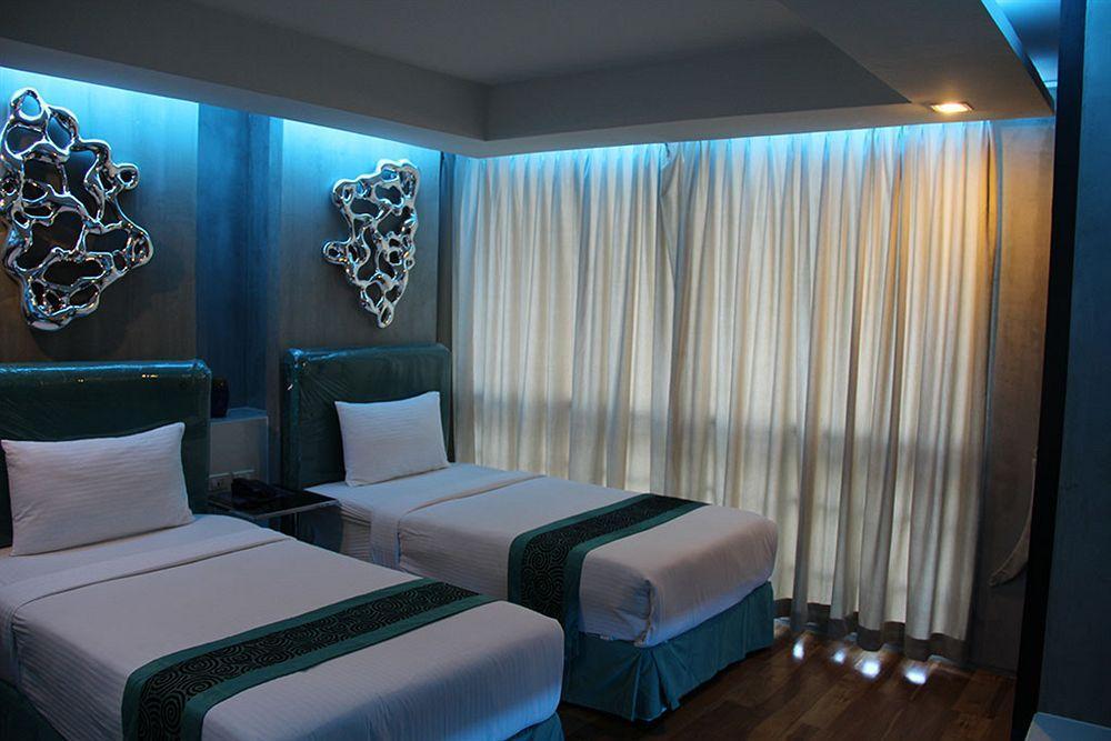 Blutique Hotel Бангкок Экстерьер фото