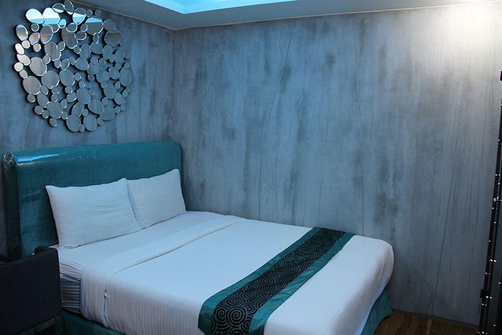 Blutique Hotel Бангкок Экстерьер фото