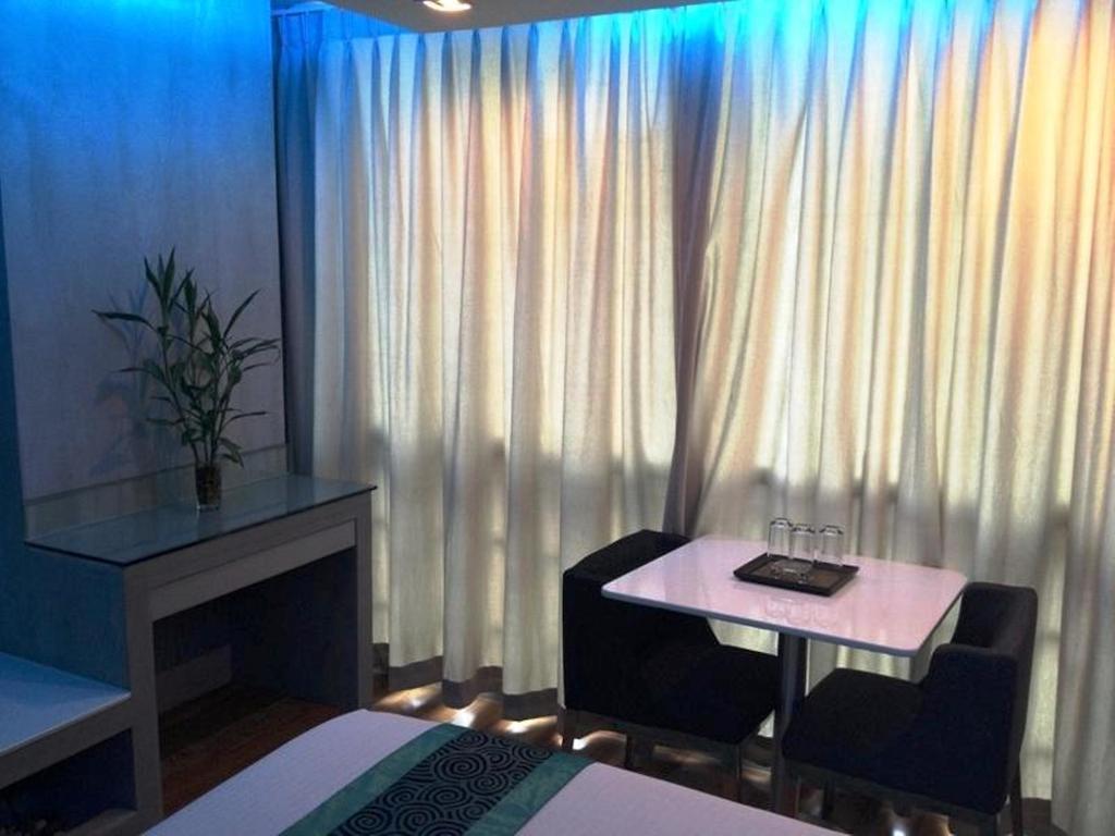 Blutique Hotel Бангкок Экстерьер фото
