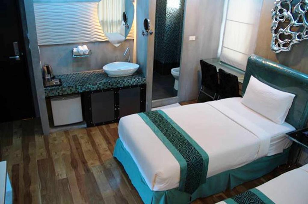 Blutique Hotel Бангкок Экстерьер фото
