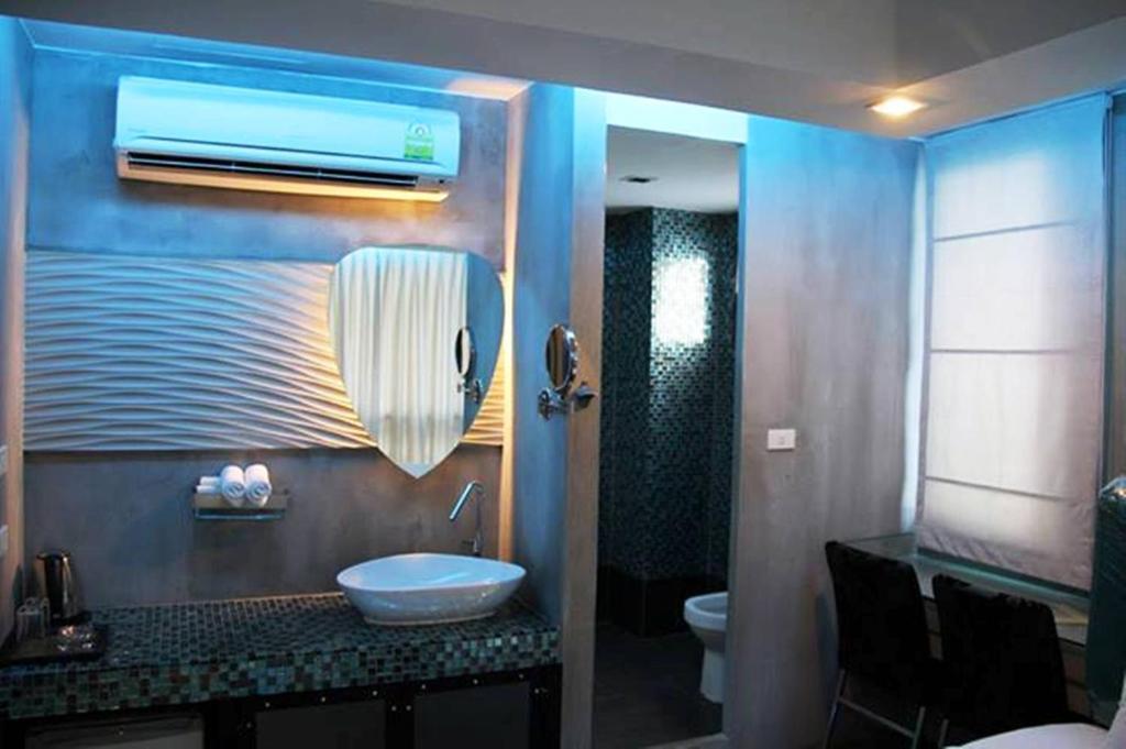 Blutique Hotel Бангкок Экстерьер фото
