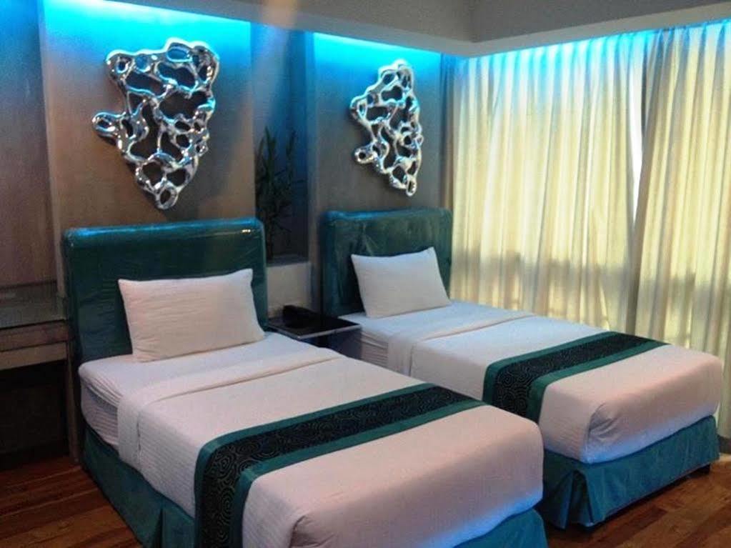 Blutique Hotel Бангкок Экстерьер фото