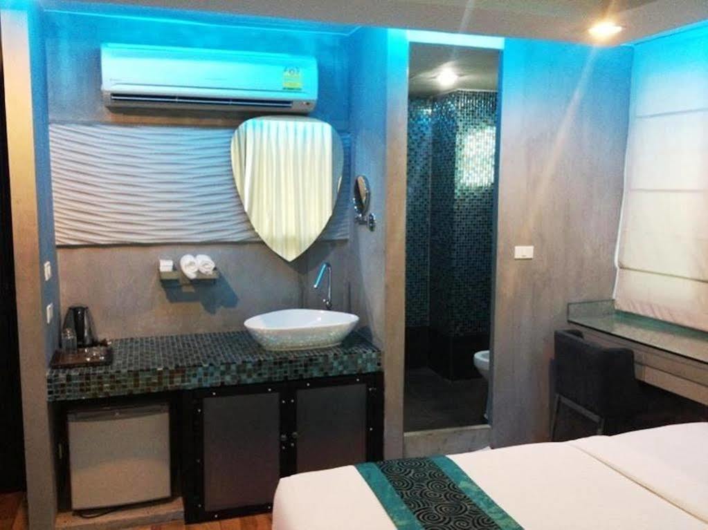 Blutique Hotel Бангкок Экстерьер фото